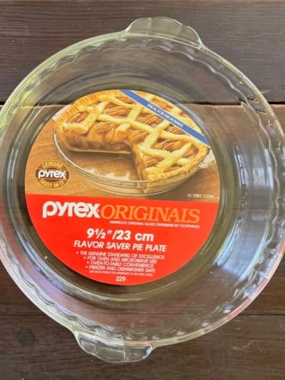 NOS New w/Tag Vintage Pyrex Clear Glass Scalloped Fluted Edge Pie Plate Unused